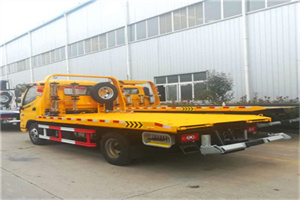 张湾区附近拖车救援搭电